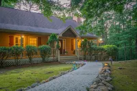 Bear Crossing-Private home-Hot Tub-Games-Cozy - 2 tähden