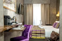 Vaticano Julia Guest House - Homestays