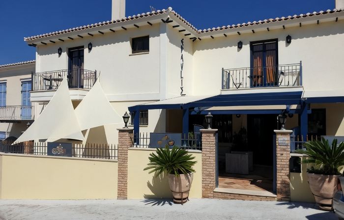 ''Epavlis Boutique Galaxidi''