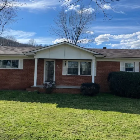 Beautiful Single Family 3 bedroom Home