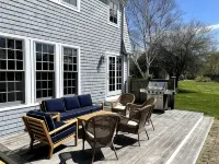 Spacious Getaway Close to Newport & Beaches - balcony