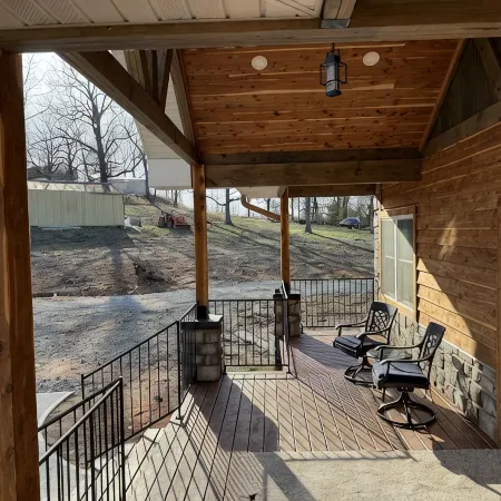 New cabin in Mountain Home 1 mile from Buzzard Roost Marina.