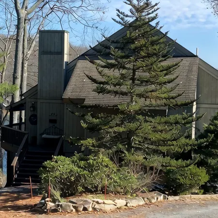Lakefront, 3 Amazing Decks, Tennis/Pickle Ball, Boat Slip, Hot Tub, Bed Swing