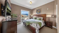 Spacious Invermere 3bd2.5ba Townhome Nestled in the Purcell Mountains! - Wifi
