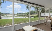 Lake house retreat. - Wifi