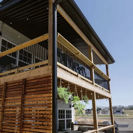Hilltop Haven: Lakeview, Indoor & Outdoor Pool, Hot Tub, Pickleball & Basketball