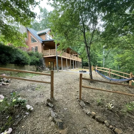 5Br Family Log Cabin Near Bryson, Noc & Fontana - Hot Tub, Game Room & Fire Pit