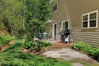 3 minutes to Pisgah Forest Entrance! - Game room - Fire pit - Wifi