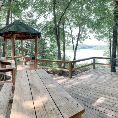 Heavenly Hideaway- Lakeview Cabin