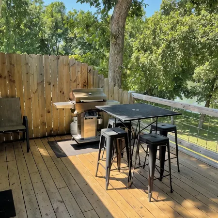 Spectacular Cabin on the White River!