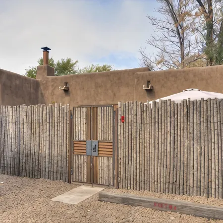 So Close! Perfect Southwest Casita 3 Blocks Plaza, 2 to O'Keeffe - Casita Ristra
