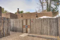 So Close! Perfect Southwest Casita 3 Blocks Plaza, 2 to O'Keeffe - Casita Ristra - บังกะโล