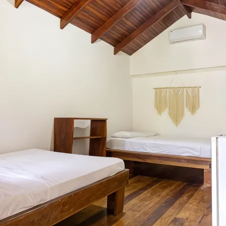 Cabinas Playa Surf Hostel