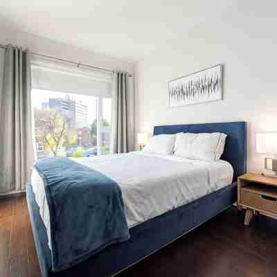 Le Saphir, New, Spacious 2-Bedroom Condo, Downtown Quebec City , Quebec City Rooms