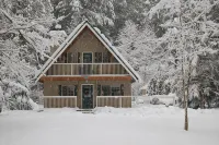 2-Story Chalet, clean, 3Br / 2Ba in Snowline, best rates, WiFi and Hot Tub - シャレー