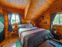 Romantic Secluded Creekside Cabin w/ Hot Tub, Private Escape - Chalets