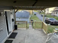 Quite and Peaceful Modern Home Away From Home in the Mountain State!!!! - ห้องครัว