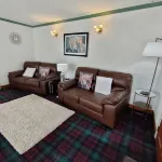 OLD SMIDDY APARTMENT, BALLOCH, LOCH LOMOND SLEEPS 3 IN FAMILY ROOM -  Privatzimmer