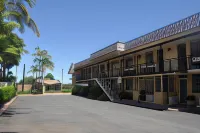 อิน ทาวน์ มอเตอร์ อินน์ - ที่มีที่จอดรถ