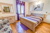 Beach front Holiday Home Villa Radanovic with Pool and Kotor Bay Sea View - Merinäköala