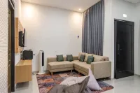 TwoSpaces Living at BSB Villa Maharaja, Malang -  Casas de vacaciones