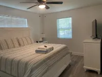 3 Bed 2 Bath Pool Home Andrew’s Island. Dolphin Views from Dock! - Private Pools