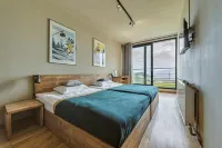 Quadrum Hotel - Airport Shuttle