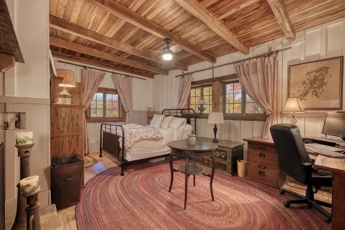 Rustic Historical Cabin Near Wineries & Gold Mines - Chalets