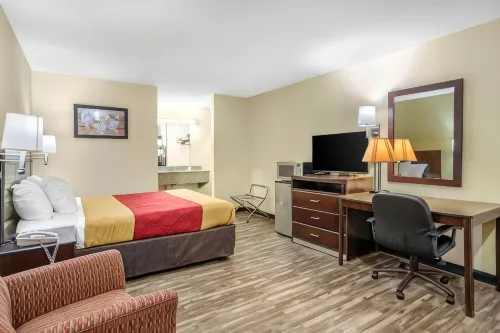 Econo Lodge Near Missouri University of Science and Technology - Parking