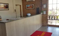 Ararat Colonial Lodge Motel - parking