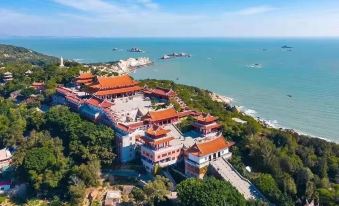 Weizhou Island Blue Bay Peninsula Hotel (Mazu Zumiao Branch)