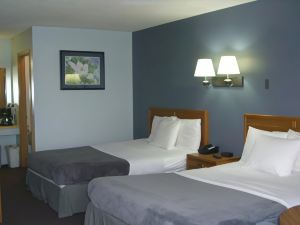 Quail's Nest Inn & Suites