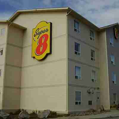 Super 8 by Wyndham Yellowknife Hotel Exterior