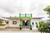 RedDoorz Syariah near Tanjung Pinang City Center Hotel dekat CV Kyria Rezeki