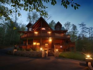 Smoky Mountain Getaway - Five Bedroom Cabin