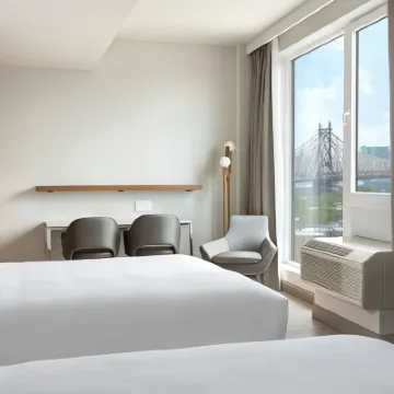 TownePlace Suites New York Long Island City/Manhattan View Hotel berhampiran Seagram Building