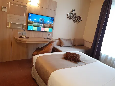 Hotel Champerret Elysees Отели рядом с достопримечательностью «Плейель»