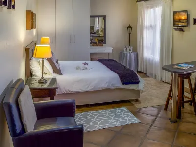Peaceful Guest Room with Double Bed and Kitchen, Near Port Elizabeth Hotels in 