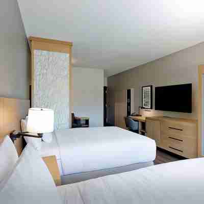 Hyatt Place Kelowna Rooms