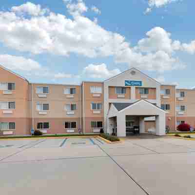 Baymont by Wyndham Kokomo Hotel Exterior