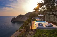 Costa Del Capitano Seaside Villas