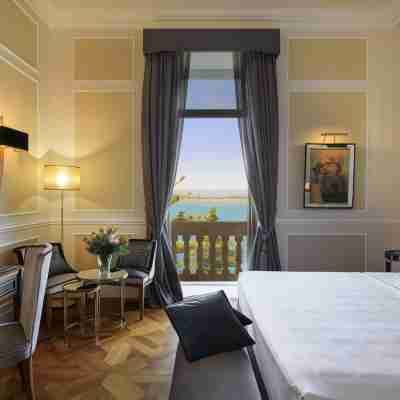 Grand Hotel des Etrangers Rooms