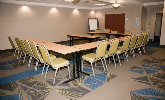 Holiday Inn Express & Suites Athens