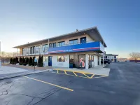 Motel 6 Janesville, WI