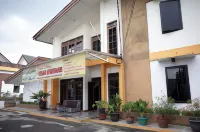 RedDoorz Near Taman Kota Lapang Merdeka Sukabumi Hotels near POLTEKES YAPKESBI