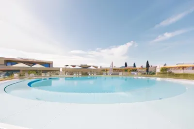White Shell Beach Villas Hotels in Lagoa