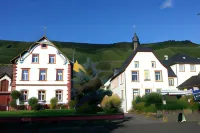 Weinhaus Hotel Zum Josefshof Hotels near Bruckentor