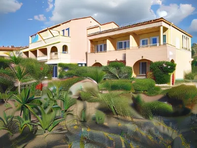 Hotel les Galets Các khách sạn ở Saint-Florent
