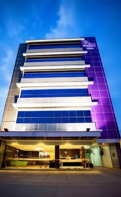 Collection O 1279 Hotel Grand Celino Makassar Hoteles en Distrito de Macasar