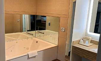 Walnut Inn & Suites West Covina